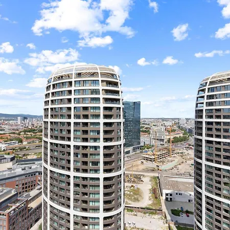 Ah Sky Park 2b - 25floor Free Parking Братислава