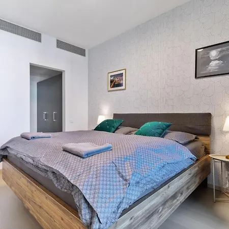 Ah Sky Park 2b - 25floor Free Parking * Братислава