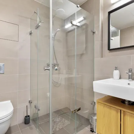 Ah Sky Park 2b - 25floor Free Parking