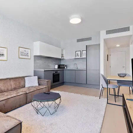 Ah Sky Park 2b - 25floor Free Parking * Bratislava