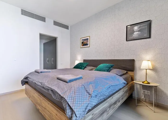 Ah Sky Park 2b - 25floor Free Parking * براتسيلافا